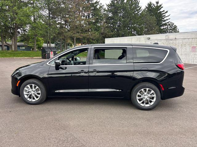 2027 Chrysler Pacifica PACIFICA SELECT AWD