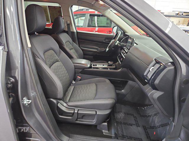 2025 Nissan Pathfinder SV 4WD