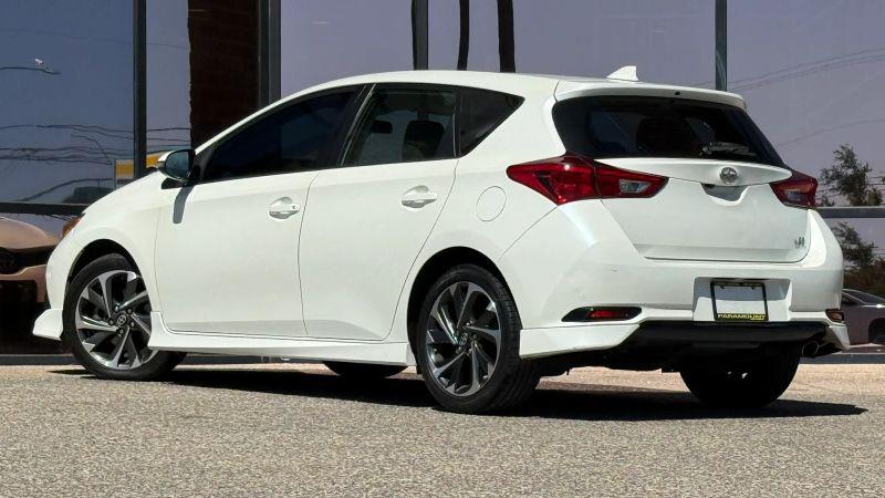 2016 Scion iM Base