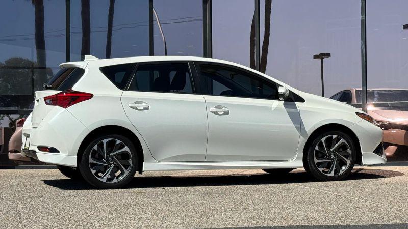 2016 Scion iM Base