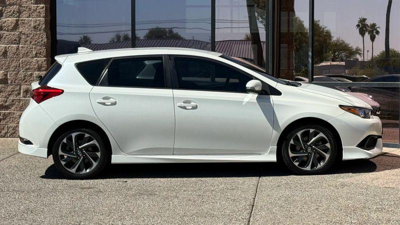 2016 Scion iM Base