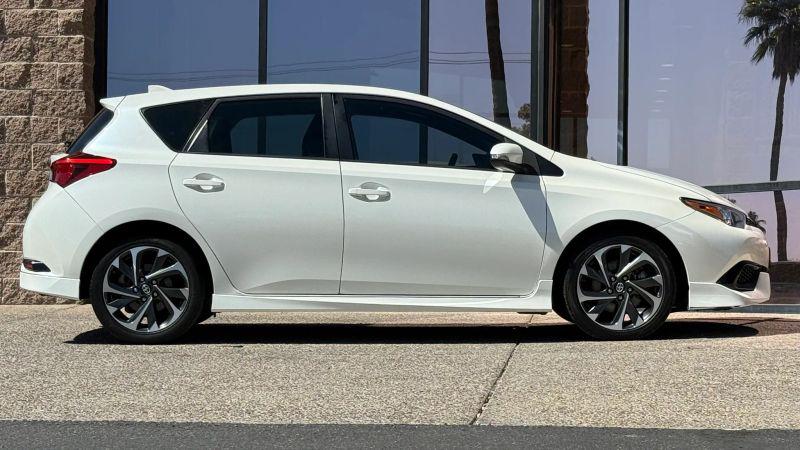 2016 Scion iM Base