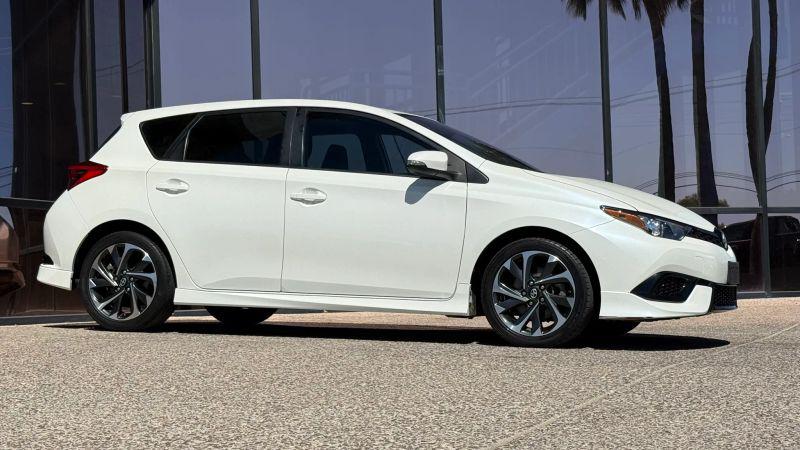 2016 Scion iM Base