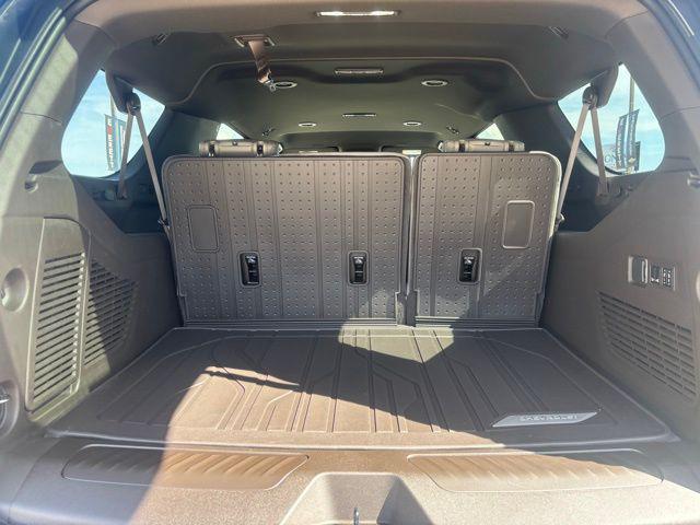 2026 Chevrolet Suburban LT, 4WD