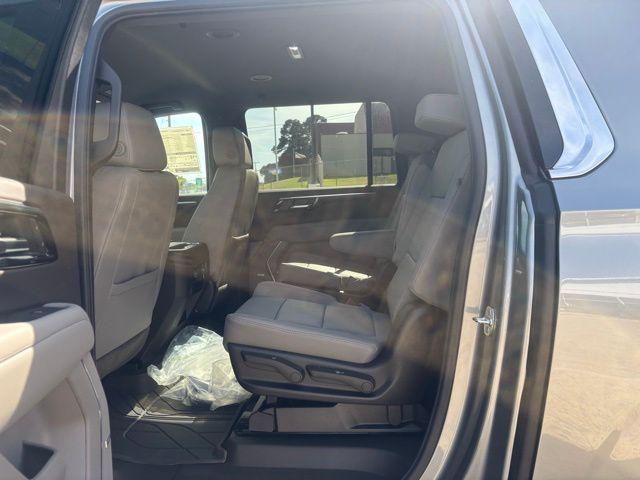 2026 Chevrolet Suburban LT, 4WD