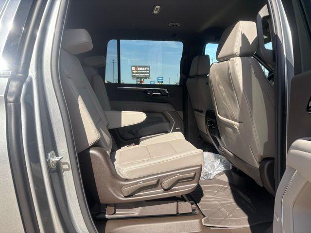 2026 Chevrolet Suburban LT, 4WD