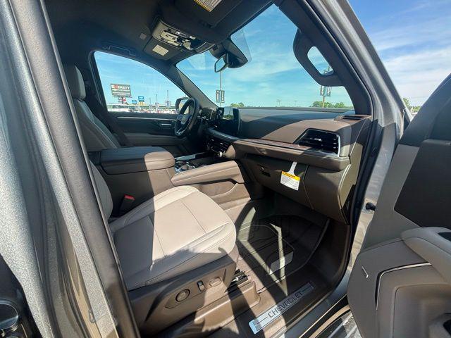 2026 Chevrolet Suburban LT, 4WD
