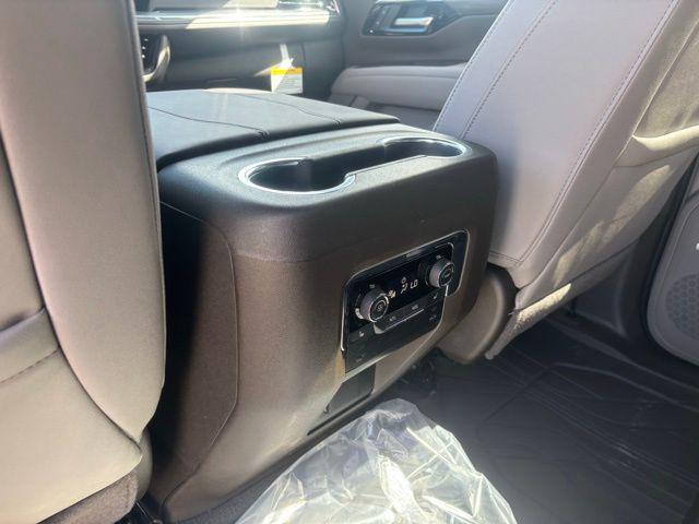 2026 Chevrolet Suburban LT, 4WD