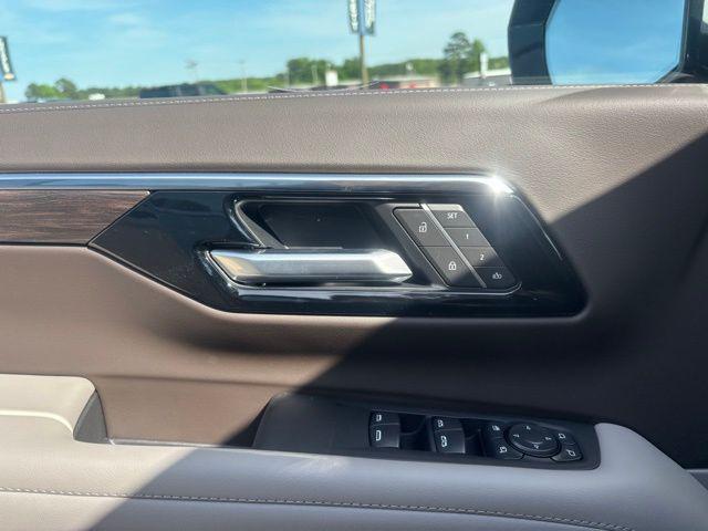 2026 Chevrolet Suburban LT, 4WD