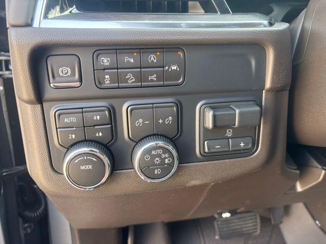 2026 Chevrolet Suburban LT, 4WD