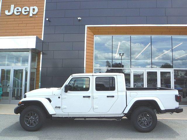 2026 Jeep Gladiator GLADIATOR SPORT S 4X4 2026 Jeep Gladiator GLADIATOR SPORT S 4X4