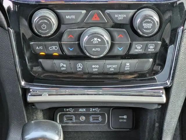 2020 Jeep Grand Cherokee Laredo E 4x4