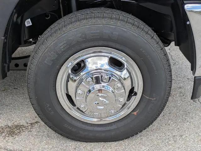 2026 Ram 3500 Tradesman Crew Cab 4x4 8' Box