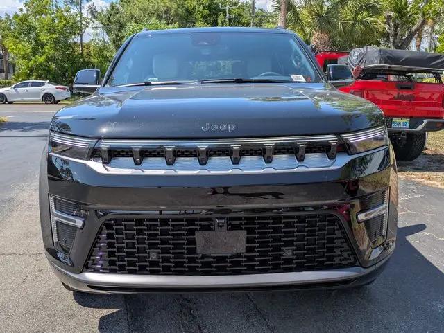 2026 Jeep Grand Wagoneer 4x2