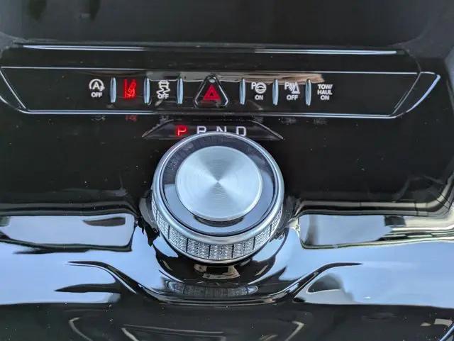 2026 Jeep Grand Wagoneer 4x2