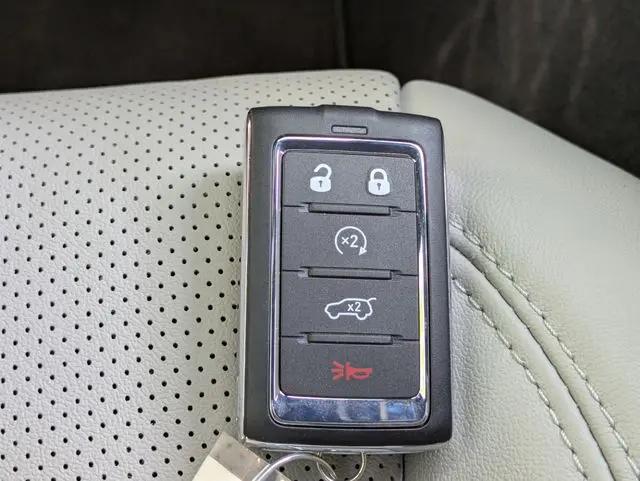 2026 Jeep Grand Wagoneer 4x2