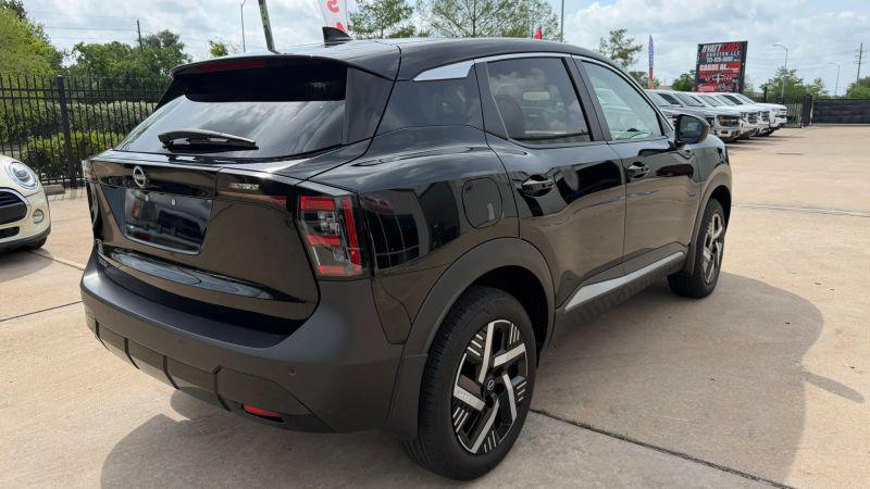 2025 Nissan Kicks SV FWD