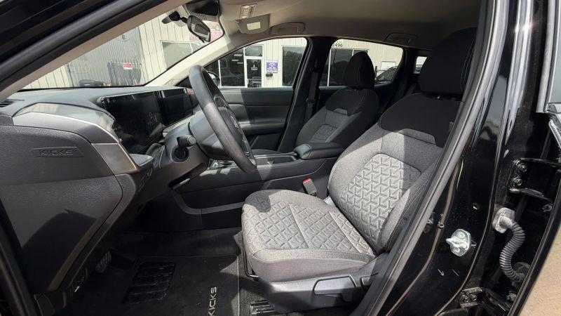 2025 Nissan Kicks SV FWD