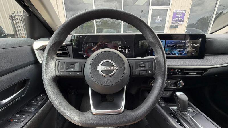 2025 Nissan Kicks SV FWD