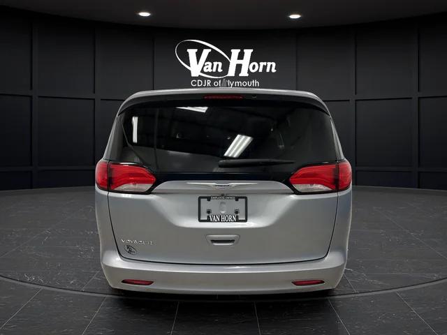 2020 Chrysler Voyager L