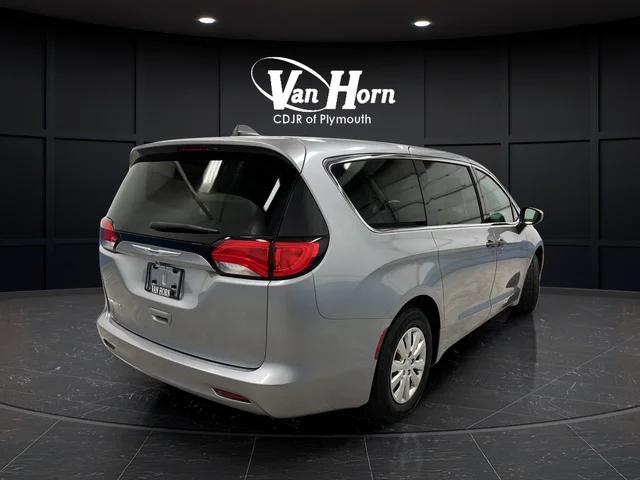 2020 Chrysler Voyager L