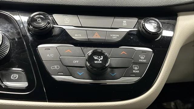 2020 Chrysler Voyager L