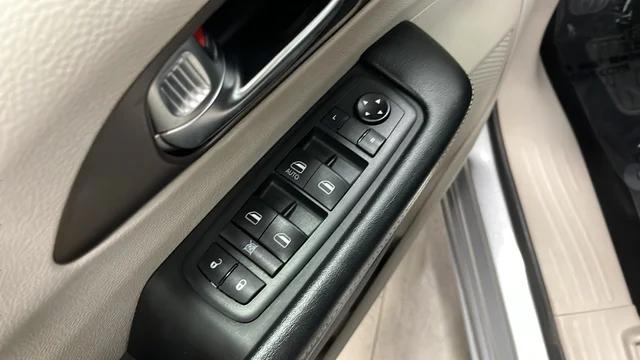 2020 Chrysler Voyager L