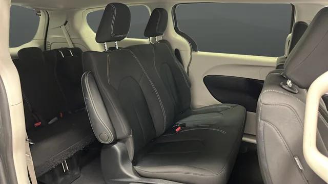 2020 Chrysler Voyager L