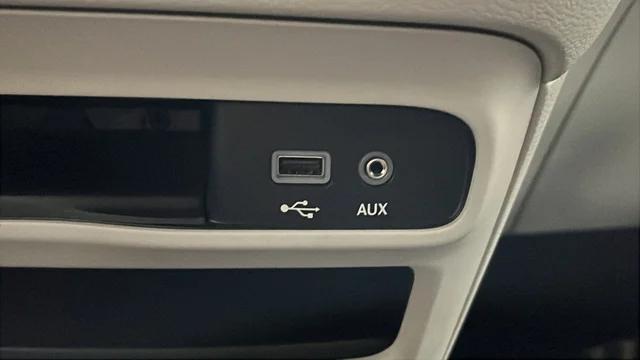 2020 Chrysler Voyager L