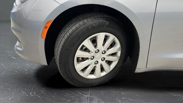 2020 Chrysler Voyager L