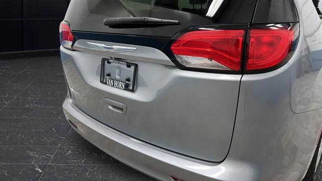 2020 Chrysler Voyager L