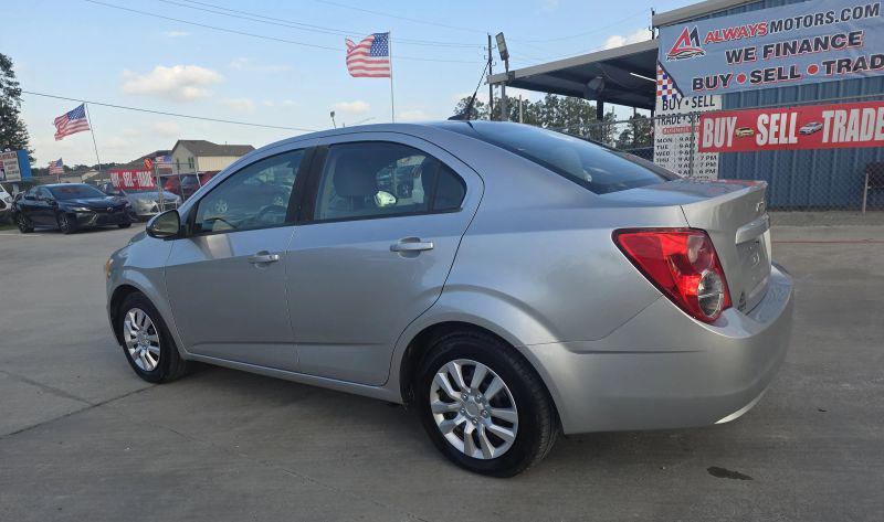 2013 Chevrolet Sonic LS Manual
