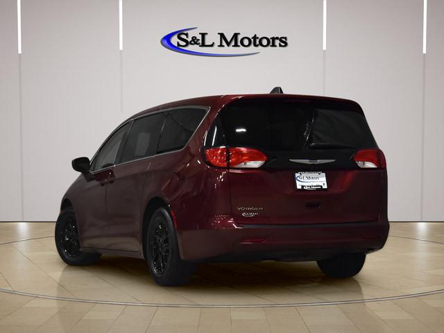 2023 Chrysler Voyager LX