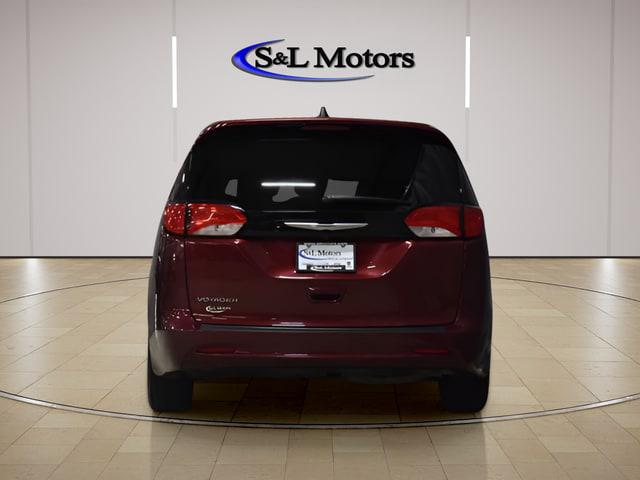 2023 Chrysler Voyager LX
