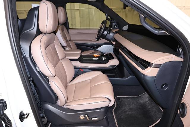 2025 Lincoln Navigator Black Label