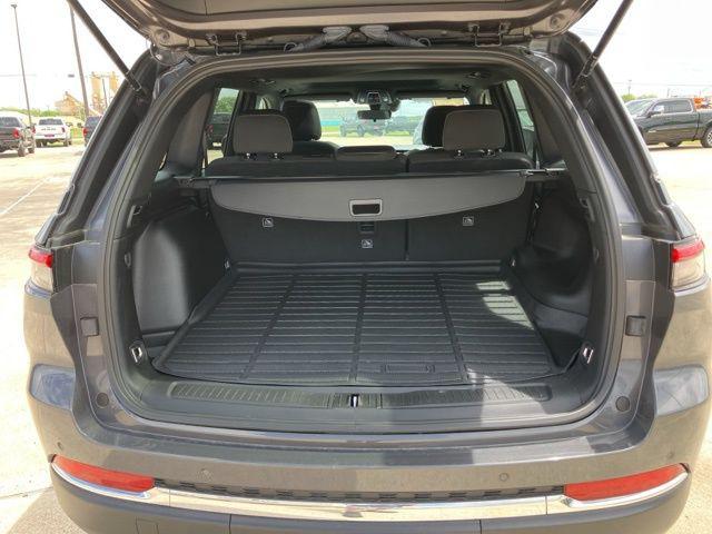 2025 Jeep Grand Cherokee Laredo X 4x2