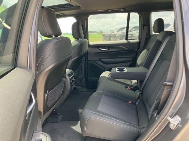 2025 Jeep Grand Cherokee Laredo X 4x2
