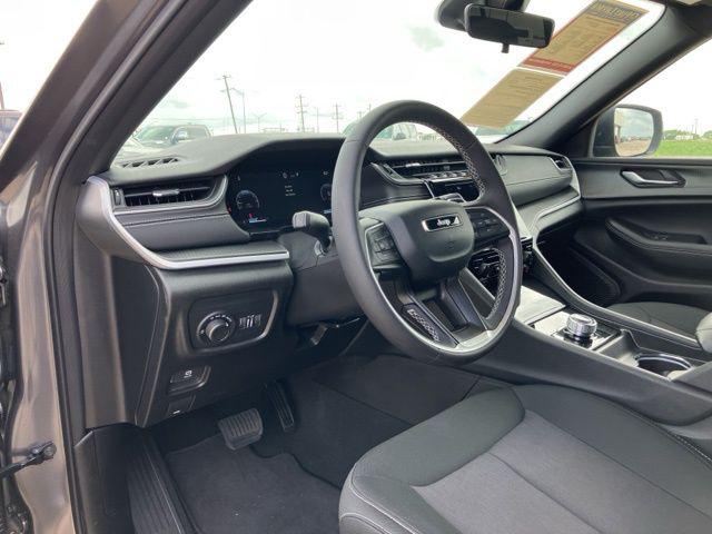 2025 Jeep Grand Cherokee Laredo X 4x2