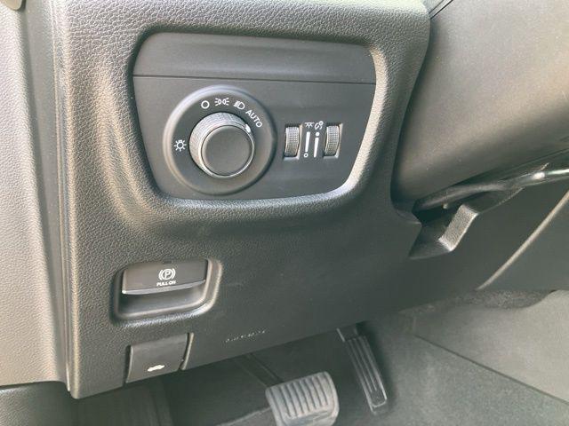 2025 Jeep Grand Cherokee Laredo X 4x2