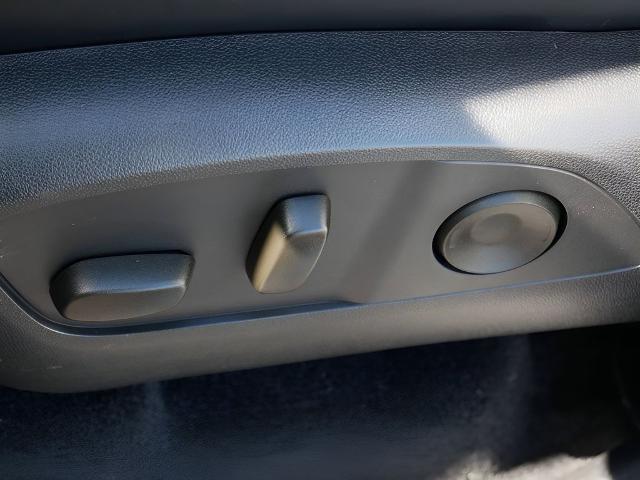 2025 GMC Acadia AWD AT4