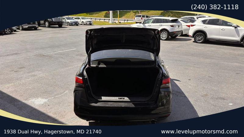 2020 Nissan Versa SV Xtronic CVT