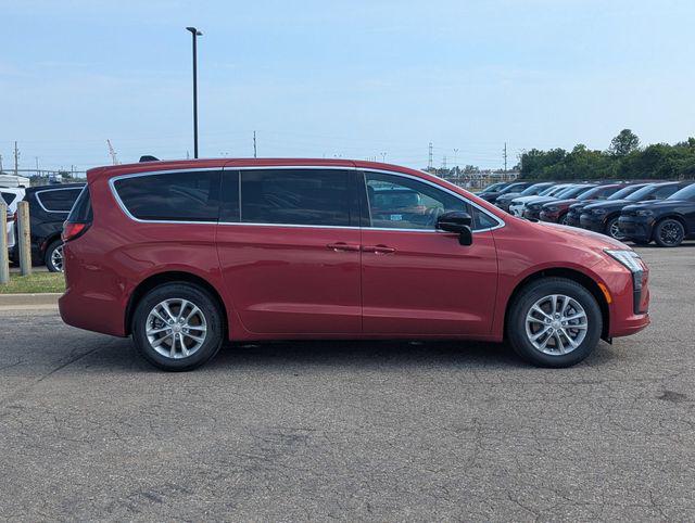 2027 Chrysler Pacifica Select AWD