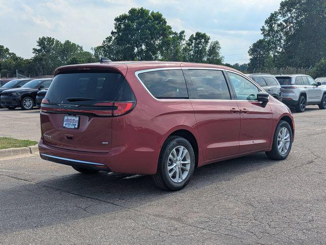 2027 Chrysler Pacifica Select AWD