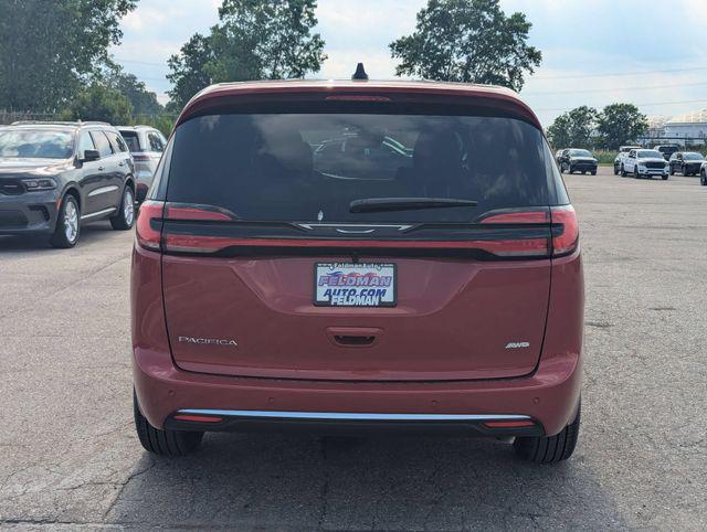 2027 Chrysler Pacifica Select AWD