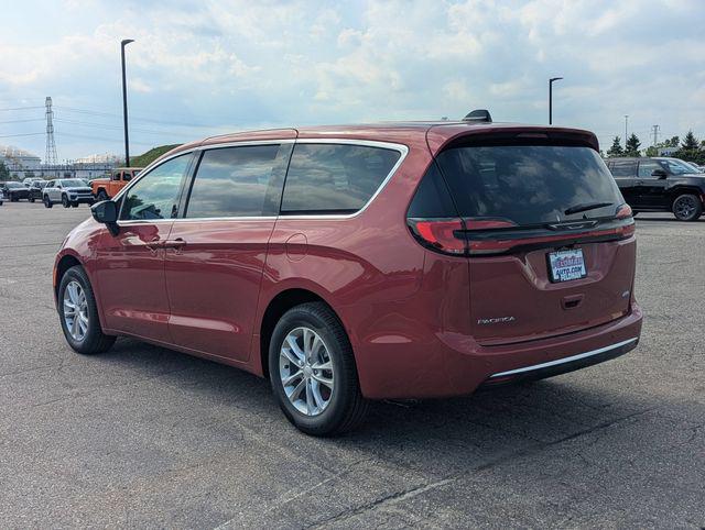 2027 Chrysler Pacifica Select AWD