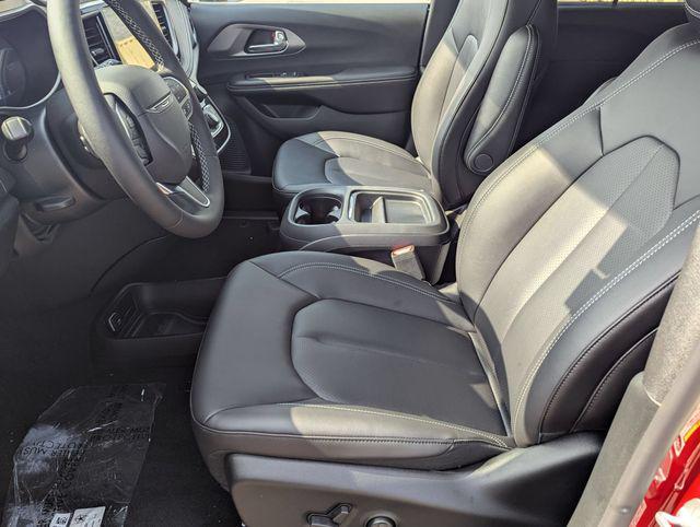 2027 Chrysler Pacifica Select AWD
