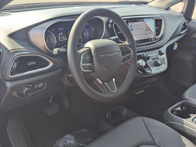 2027 Chrysler Pacifica Select AWD