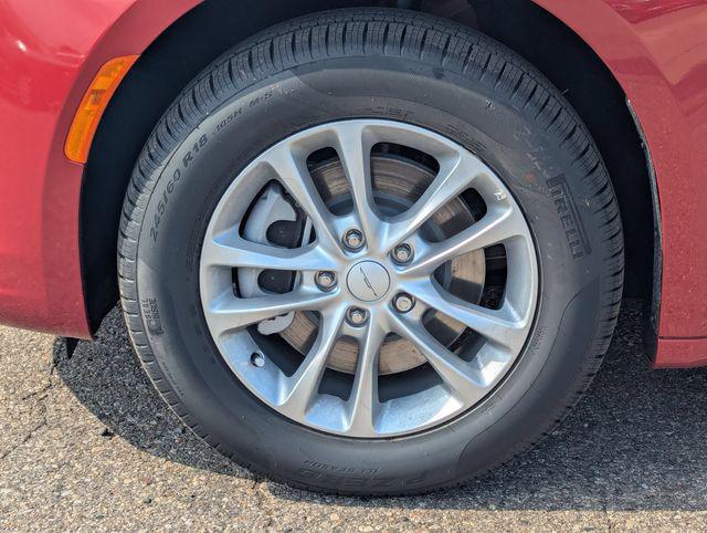 2027 Chrysler Pacifica Select AWD