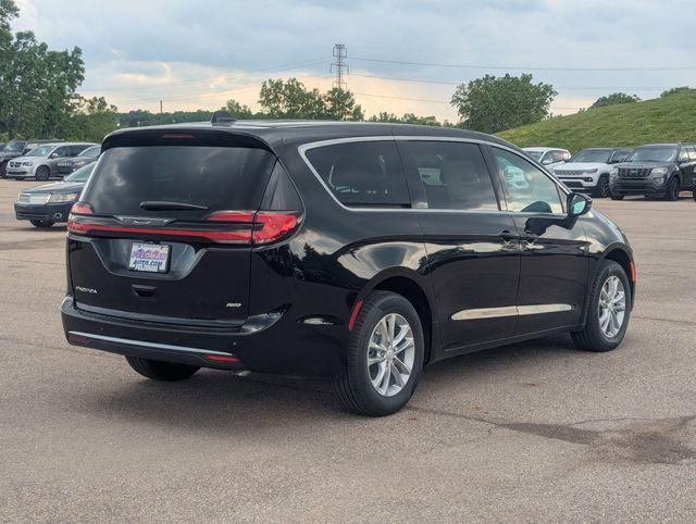2027 Chrysler Pacifica Select AWD