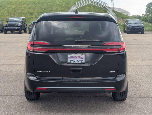 2027 Chrysler Pacifica Select AWD